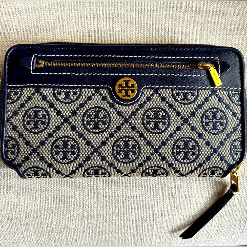Tory Burch T Monogram Jacquard slim zip Wallet
